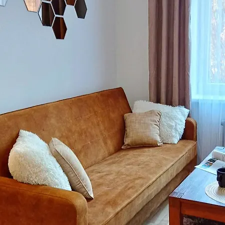 Cozy & Bright 1 Bedroom With Park Nearby - Free Parking, Riga, Up To 5 Guests * Riga